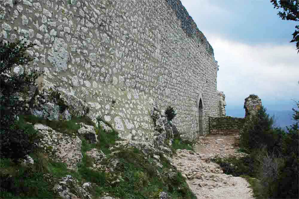 Francia - castillos cátaros 19 - Peyrepertuse.jpg